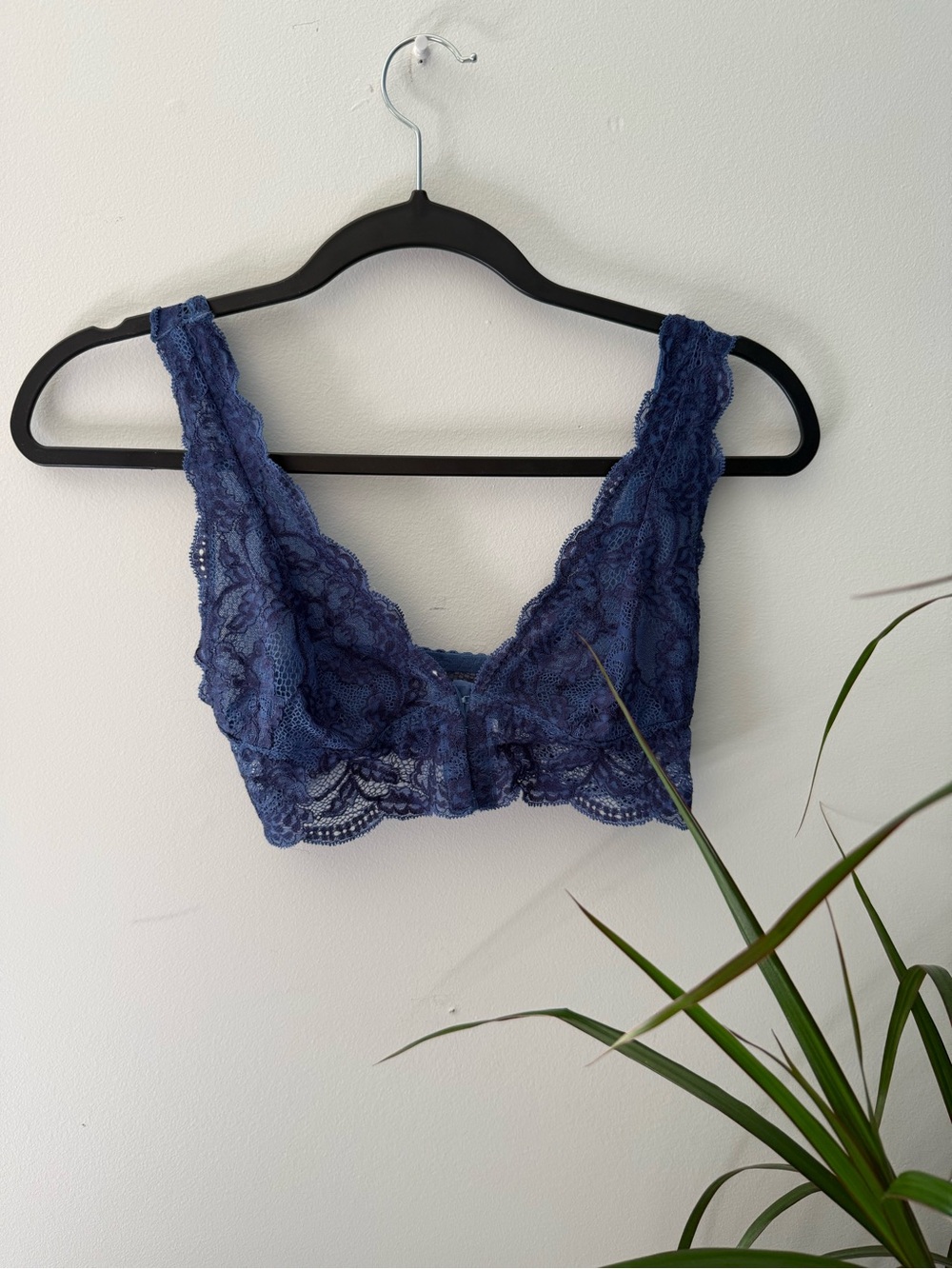 Intimo Navy Blue Floral Lace Bralette | Size Medium